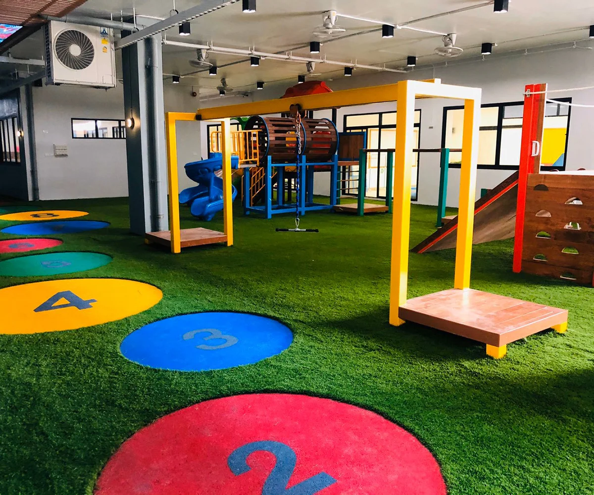 สนามหญ้าเทียมสำหรับเด็ก เล่นสนุก ปลอดภัย