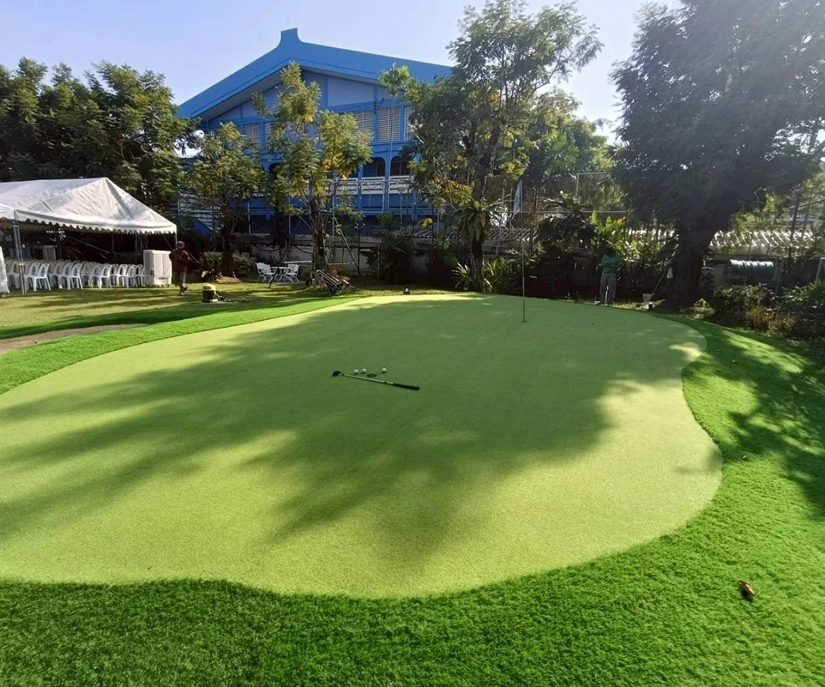 ข้อดีของหญ้าเทียมในสนามกอล์ฟ – พัตต์สม่ำเสมอ ดูแลน้อยกว่าเดิม