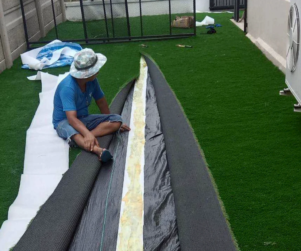 เปรียบเทียบต้นทุนหญ้าจริงกับหญ้าเทียมในระยะยาว