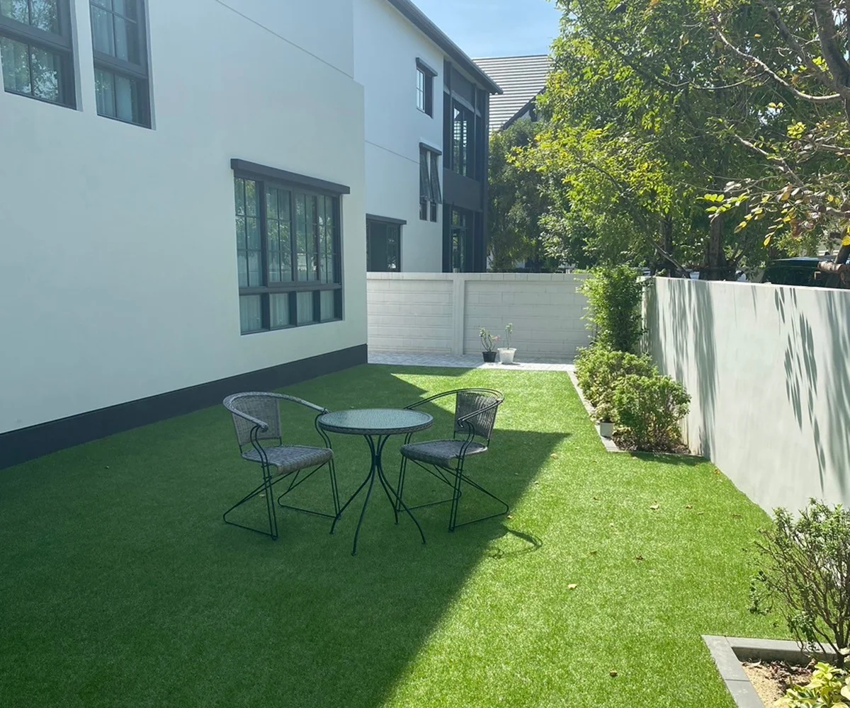 เทคนิคการดูแลหญ้าเทียมให้ใช้งานได้นานและดูใหม่อยู่เสมอ