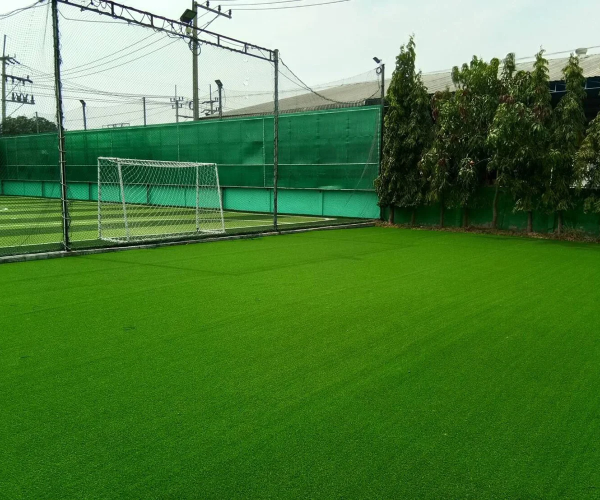 หญ้าเทียมสำหรับสนามซ้อมกีฬาอเนกประสงค์ ใช้งานได้หลากหลายชนิดกีฬา