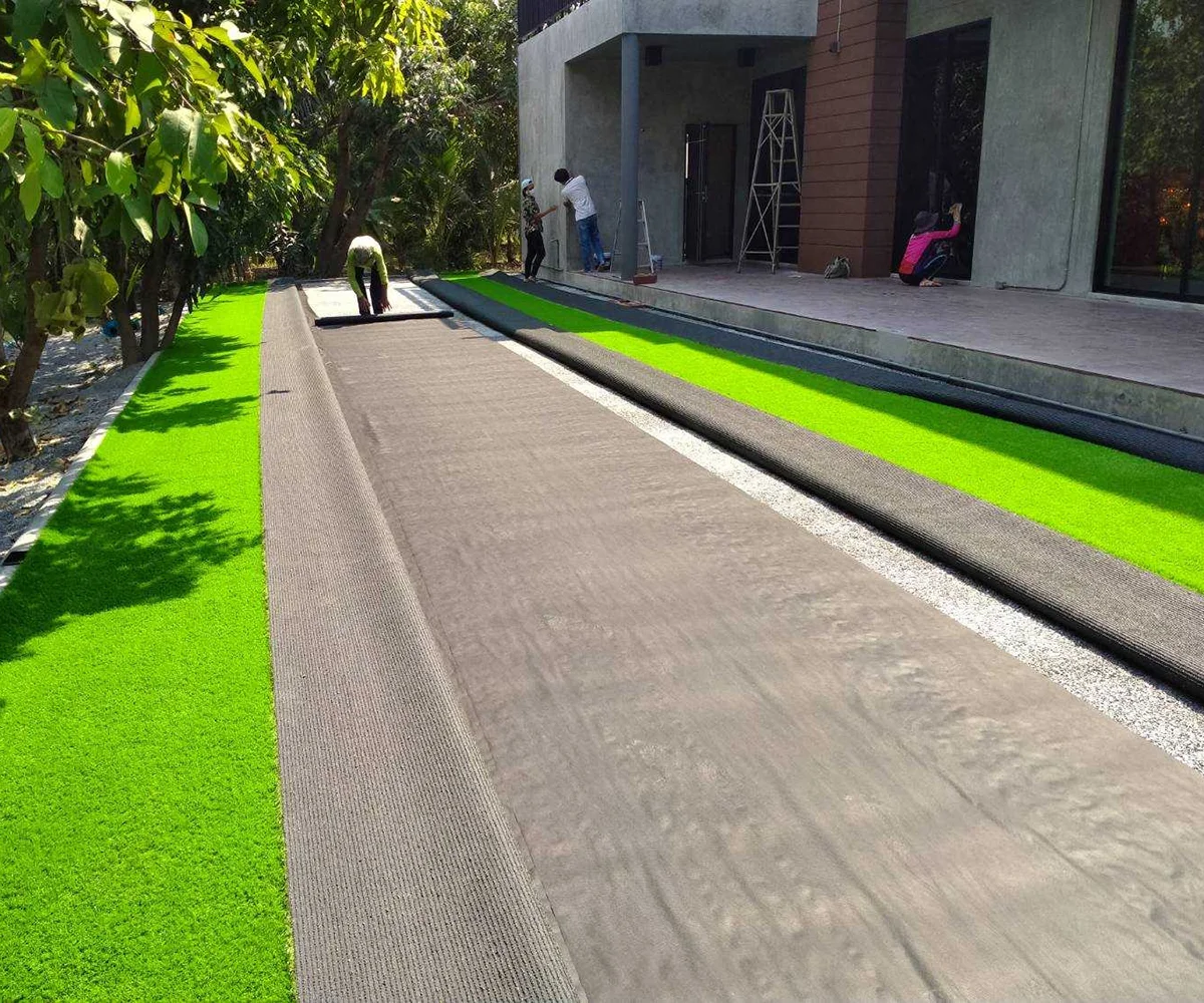 ความแตกต่างระหว่างหญ้าเทียมราคาถูกกับหญ้าเทียมเกรดพรีเมียม