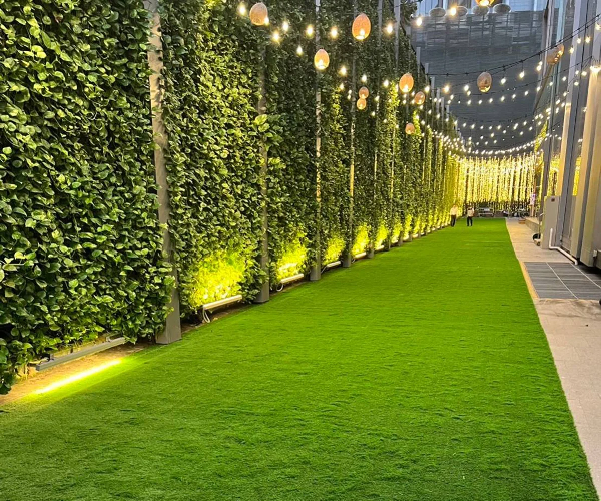 ราคาหญ้าเทียม ตารางเมตรละ เท่าไหร่? อัปเดตล่าสุด พร้อมปัจจัยที่มีผลต่อราคา