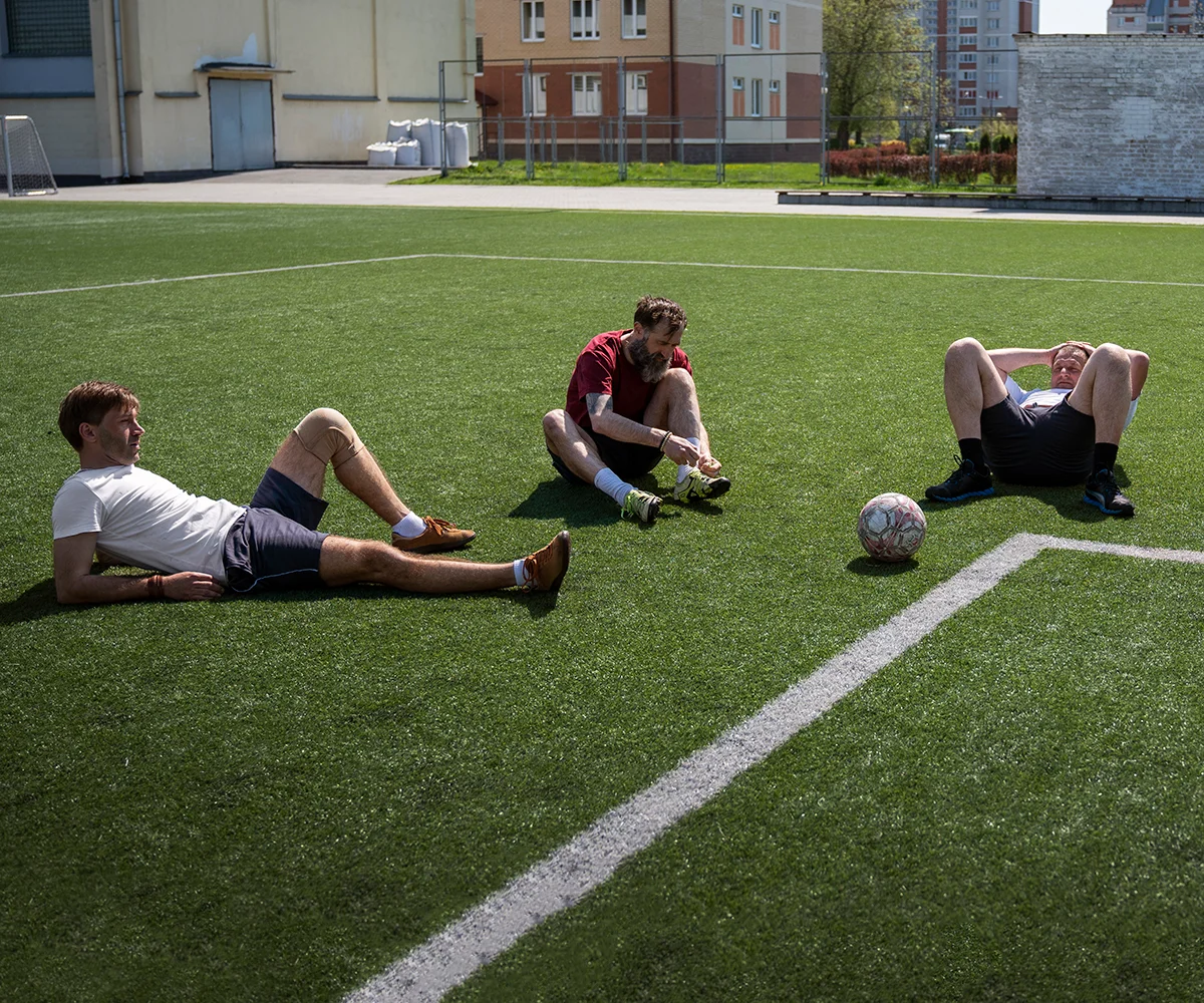 สนามฟุตบอลหญ้าเทียม ราคาเท่าไหร่? ลงทุนคุ้มไหมในปี 2026